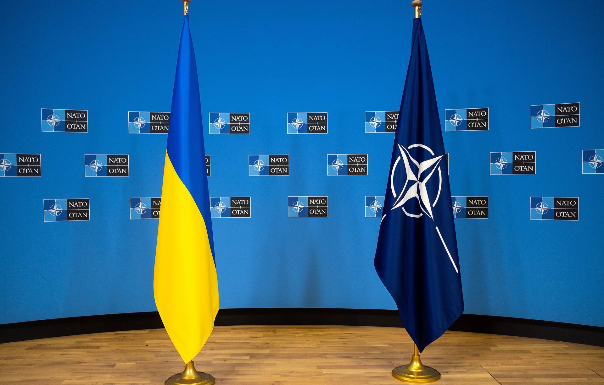 Политолог: «Власти Украины поняли, что Запад кинул страну»