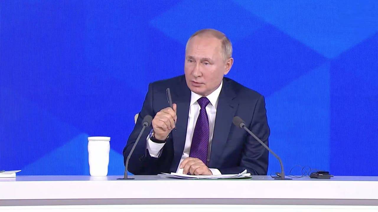 «Стал слугой иностранных агентов»: общественник сравнил Зеленского и Путина