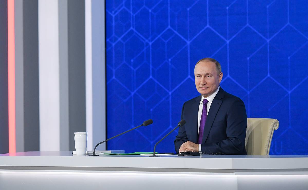 40% граждан России назвали Путина политиком года