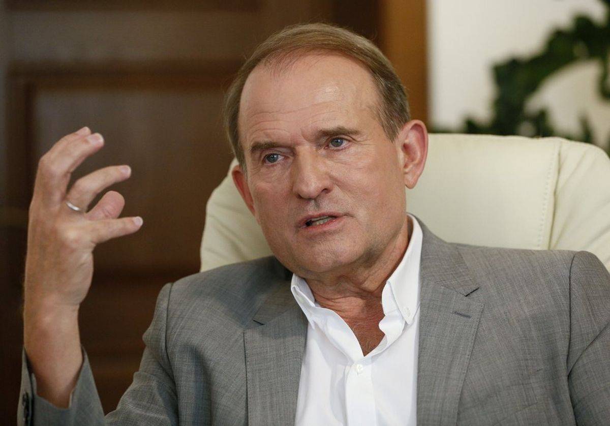 «Он сам пришёл и потребовал»: депутат назвал самую большую разницу между Порошенко и Медведчуком