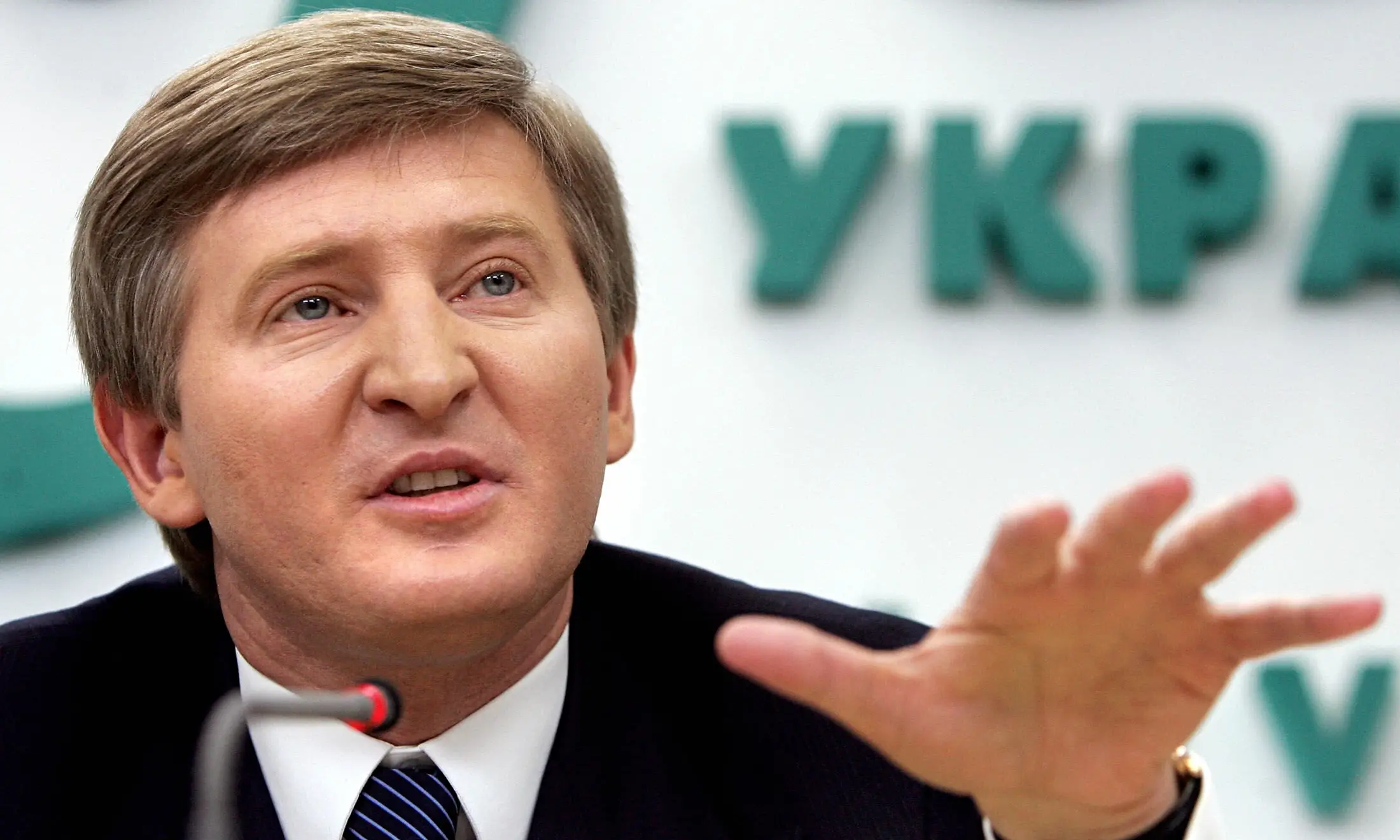 «Сделают Ахметова козлом отпущения»: политолог рассказал о действиях Зеленского в случае начала веерных отключений