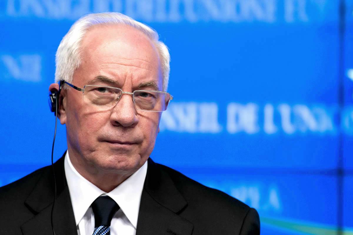 «Таким, как Шмыгаль, даже невдомёк , как сложно будет снова запустить производство»: Азаров рассказало о приостановке работы Днепровского металлургического завода