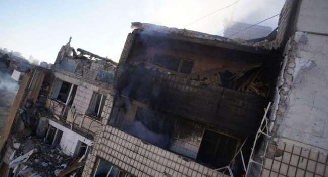 Россия опять обстреляла жилой дом в Киеве