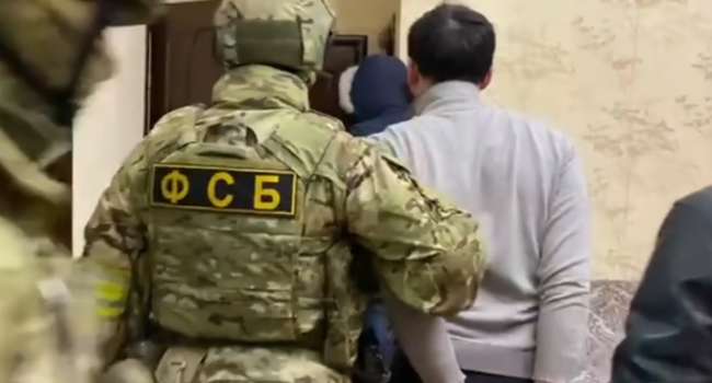 ФСБ и МВД в Москве поручили начать проверку граждан Украины