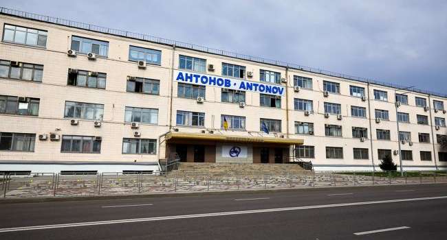 Окупанти відкрили вогонь по заводу «Антонов» у Києві