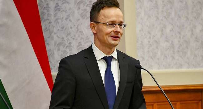 МИД Венгрии: обстрел возле Львова подтверждает опасность поставок оружия в Украину