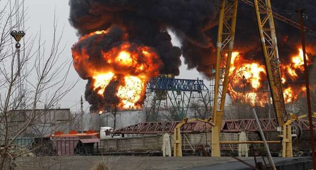 На нефтебазе в Белгороде произошёл пожар