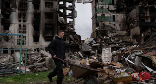 Из-под завалов в Бородянке уже достали 41 погибшего