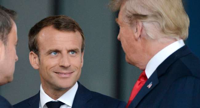 Агенты ФБР нашли в поместье Трампа 11 папок с интимными данными о президенте Франции Макроне