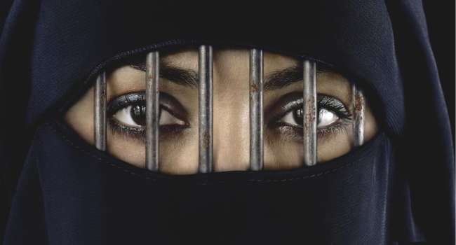 Женщина в Саудовской Аравии оказалась в тюрьме за «нарушение в социальных сетях»