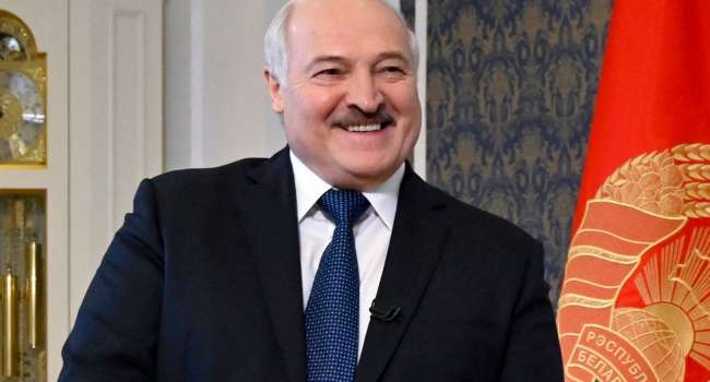 «Мирного неба, успехов и силы украинскому народу»: Лукашенко поздравил с Днем Независимости