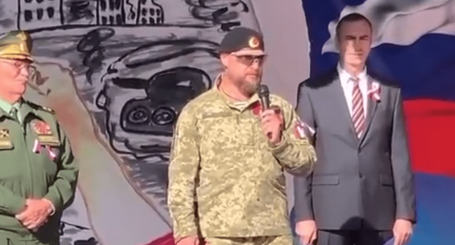 В РФ оккупант пришел на митинг в украденной форме ВСУ и с гордостью рассказал, как тяжело воевал на Украине - видео