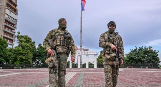 Российские оккупанты готовятся мобилизовывать в свою армию украинцев, которые проживают во временно оккупированном Мелитополе