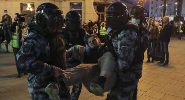 В России начались протесты, правда не большие: есть много задержанных