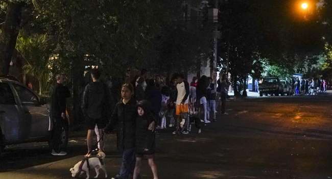 В Мексике произошло землетрясение магнитудой 6.8 баллов, известно о двух погибших