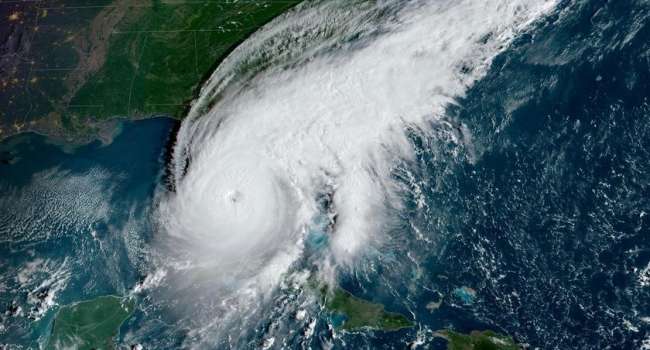 Чрезвычайно опасный ураган «Иэн» приближается к Флориде
