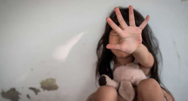 Отец двух девочек из Закарпатья задержан за изнасилование дочерей