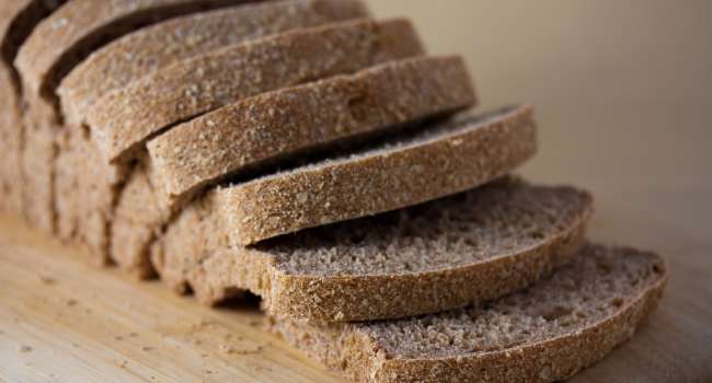 Кулинары назвали три основные причины, почему нельзя покупать нарезанный хлеб