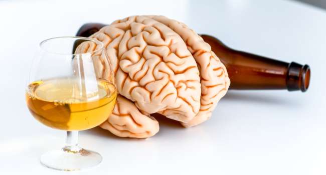 Как определить алкогольную зависимость по частоте употребления «крепких» напитков: 4 основных признака