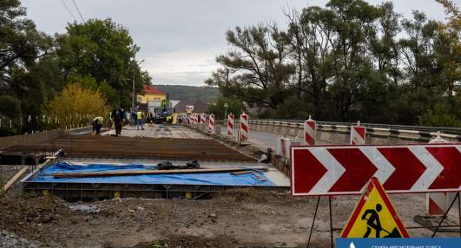 У границы с Румынией возобновили ремонт 68-метрового моста