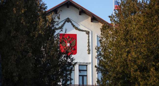 Литва выслала главу российского посольства Сергея Рябоконя
