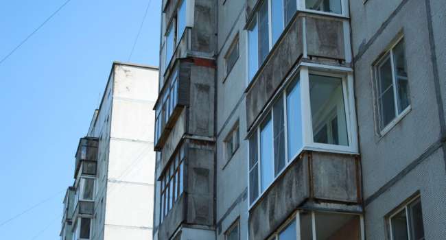 Трагедия: 11-летний школьник выпал с восьмого этажа дома в Тернополе