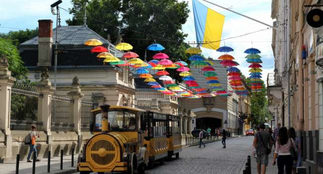 Польские агентства возобновляют туристические поездки во Львов