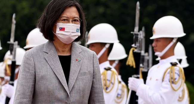 Президент Тайваня пообещала усилить боевую мощь в связи с ростом напряженности в Китае - Reuters