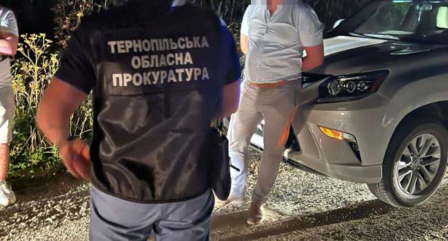 У задержанного на взятке налоговика из Тернопольщины обнаружили незаконные боеприпасы