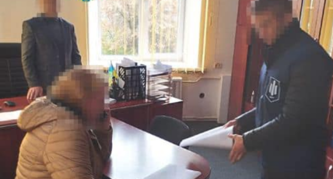 В Житомире задержали работницу местного лицея, которая восхваляла террориста Путина и призывала сдаться России