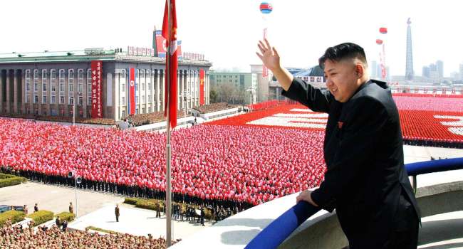 Северная Корея запустила две баллистические ракеты и взбудоражила своих соседей